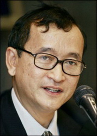 1219381132_vLiQnzbS_2009_06_28_Sam_Rainsy_2004